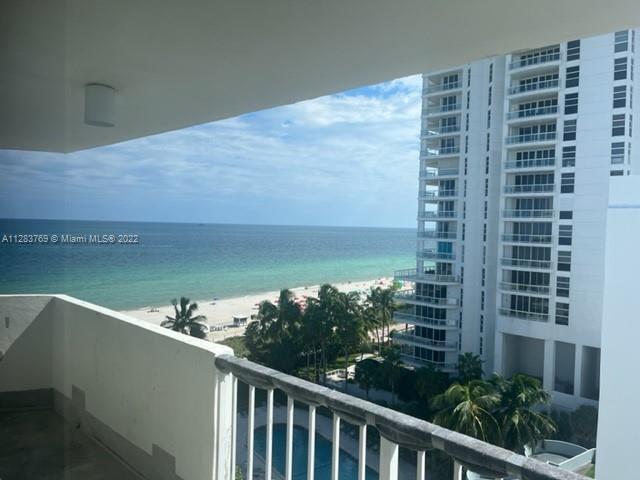 Primary Photo - 4301 Collins Ave