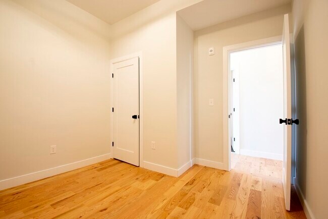 Foto del edificio - 279 Webster St