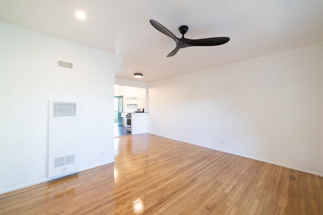 Building Photo - 11638 Riverside Dr