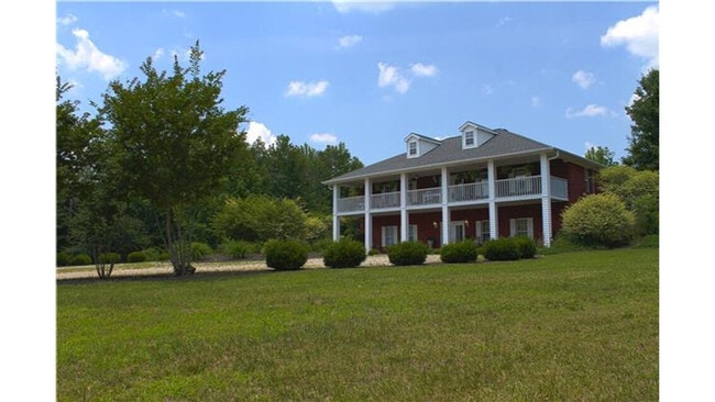 Building Photo - 198 Schools Dr