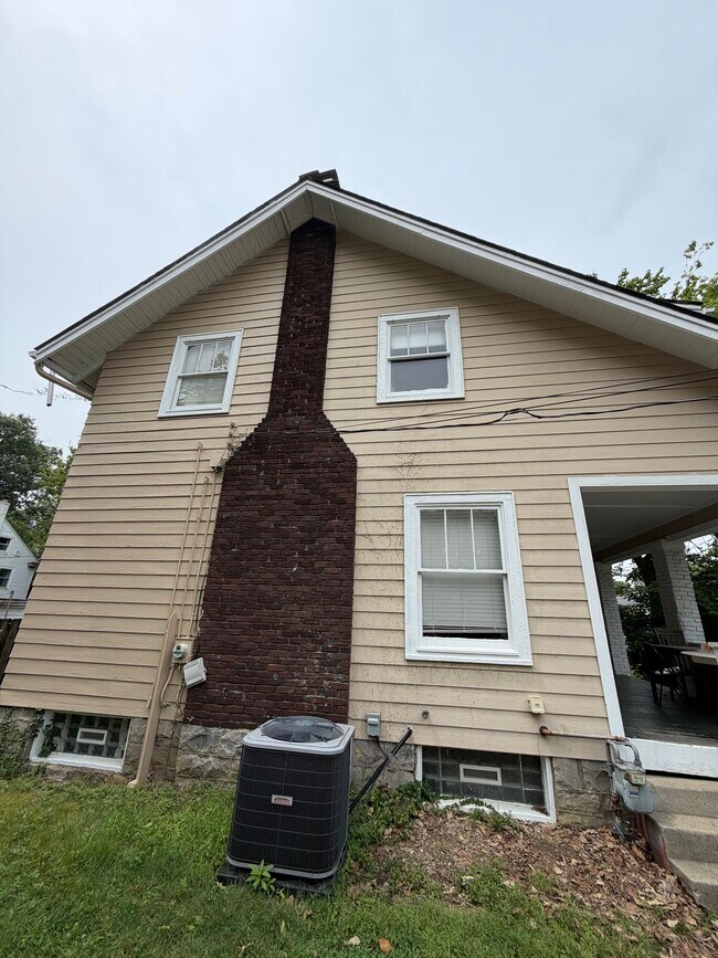 Foto del edificio - 267 E Lane Ave