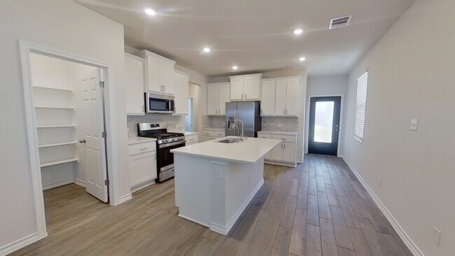 Foto del edificio - Charming Sunfield Home Available for a May Move-In