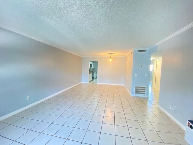 Foto del edificio - 605 Northlake Blvd