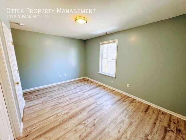 Foto del edificio - 2322 N Park Ave