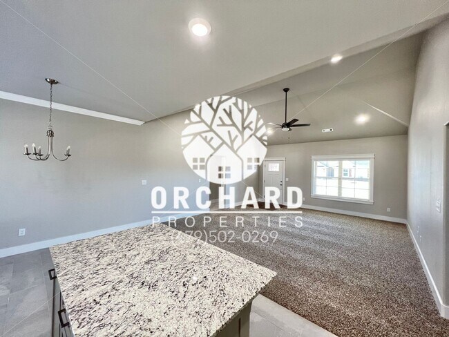 Foto del edificio - Single-Family Home- Desirable Cedarwood Plan