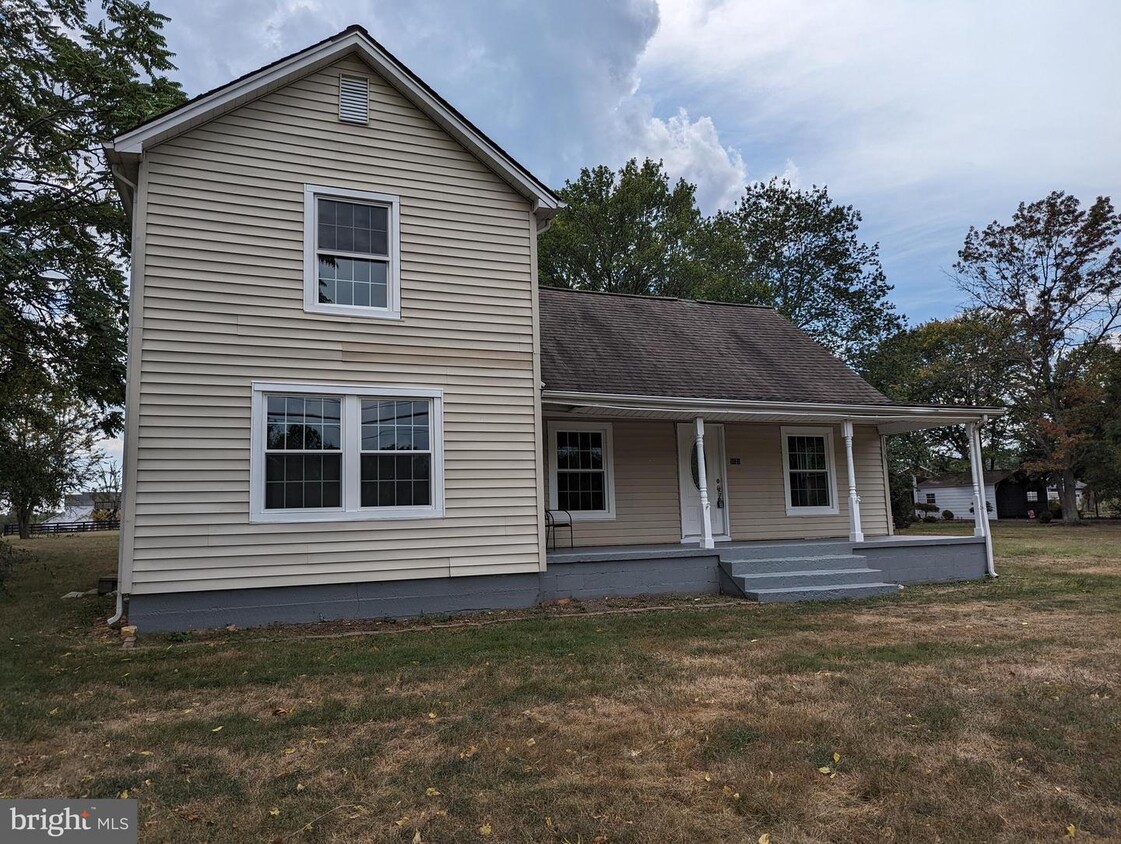 5023 Broad Run Church Rd, Warrenton, VA 20187 House Rental in