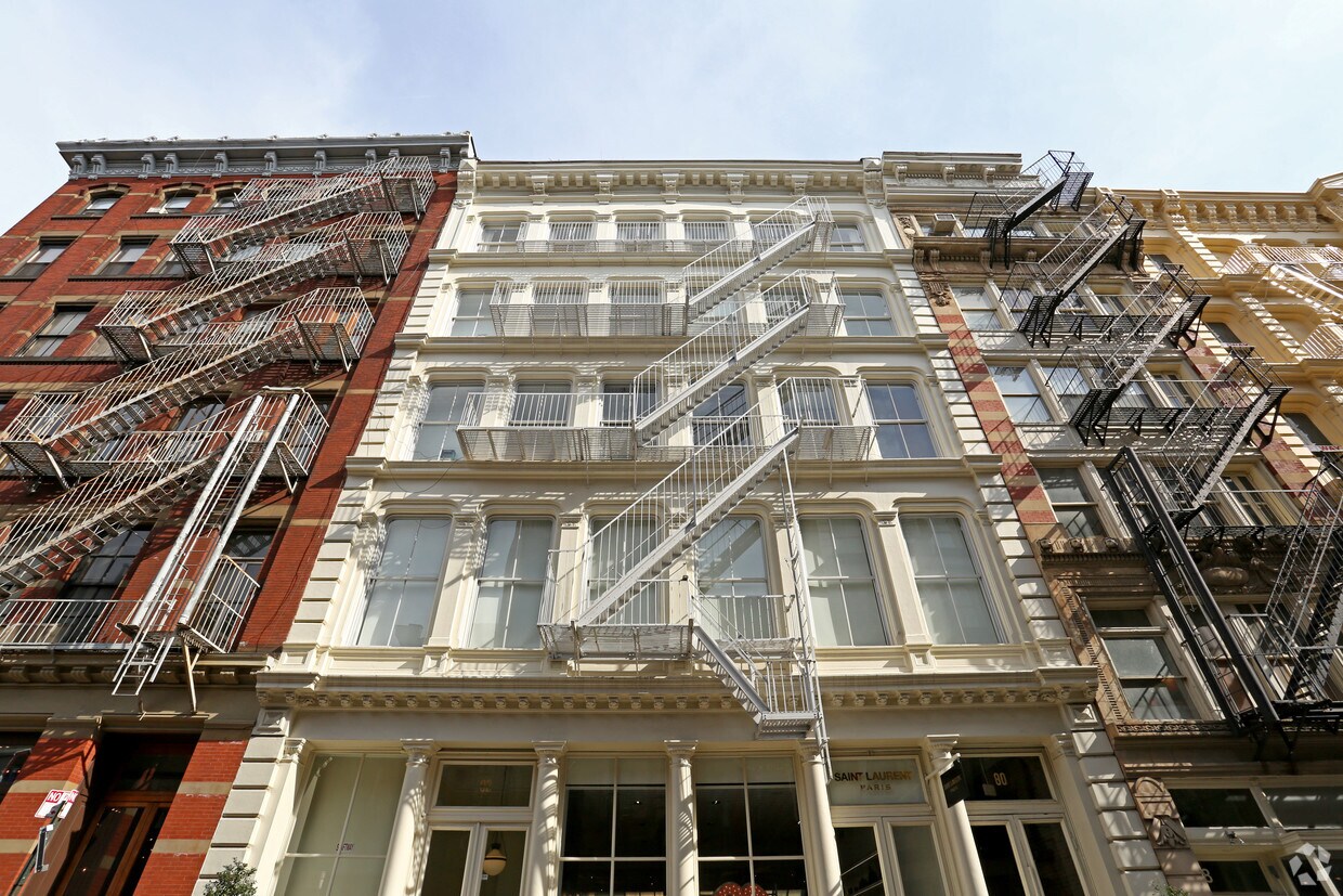 Building Photo - 80 Greene St