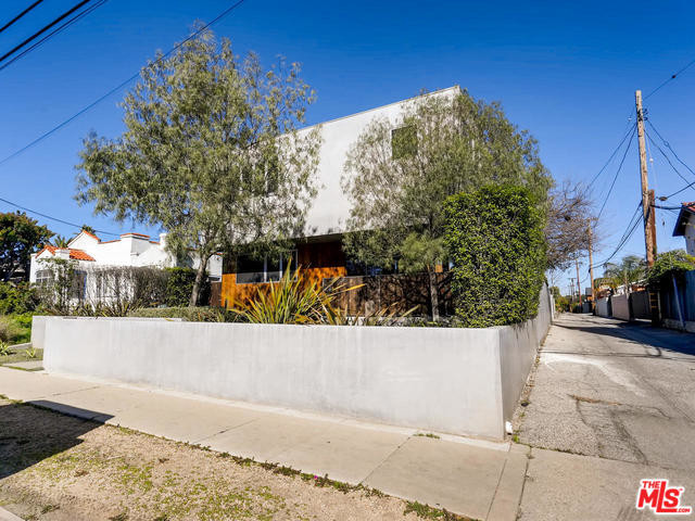 Building Photo - 1814 Penmar Ave