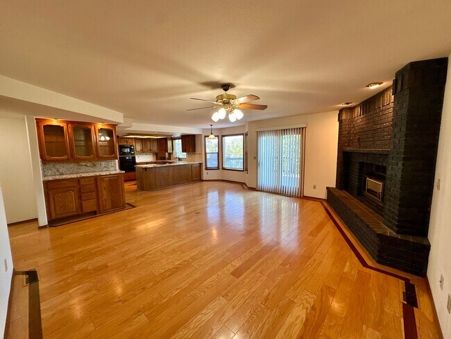 Building Photo - MOVE IN SPECIAL $500 OFF FIRST MONTHS RENT...