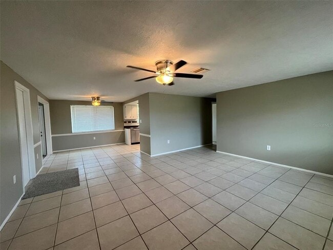 Building Photo - 3251 Pinetree St