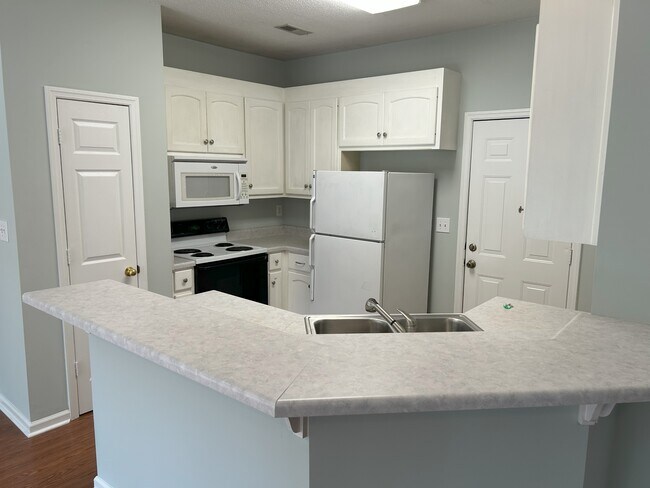 Foto del edificio - 225 Postwood Ct