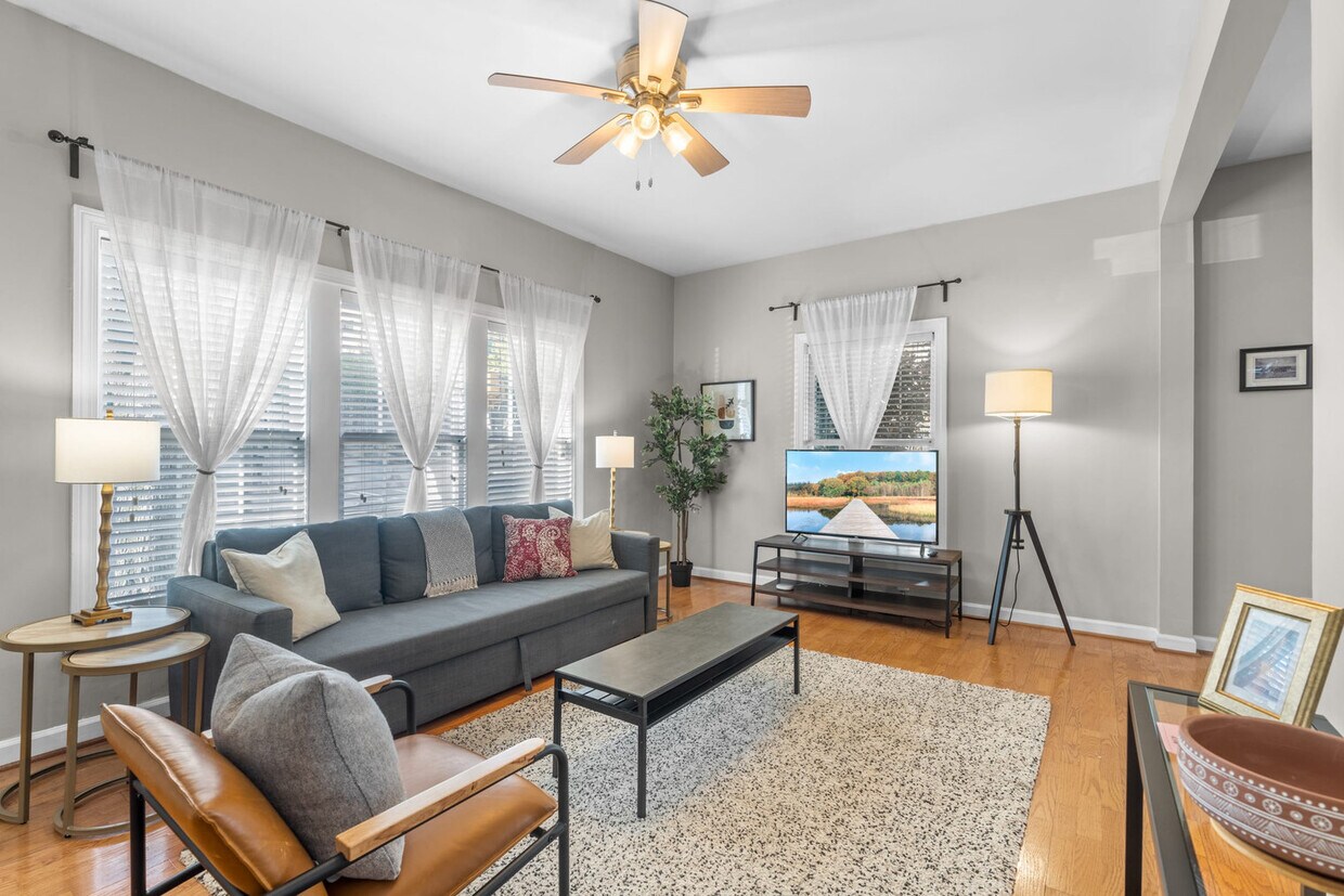 Foto principal - 887 Juniper St NE