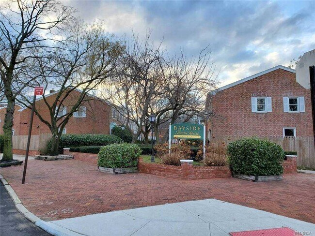 Building Photo - 23-10A Corporal Kennedy St