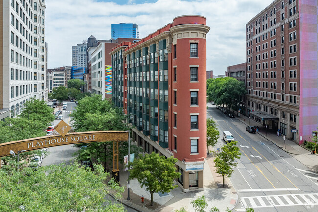 El Osborn - Huron Square and The Osborn Apartments