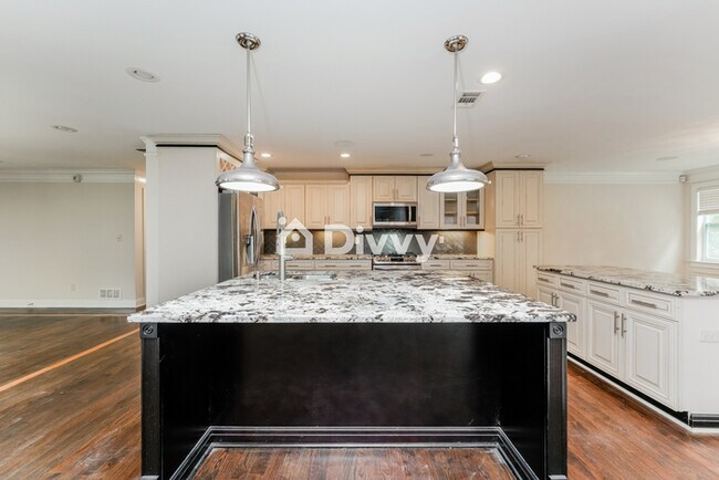 Foto del edificio - 4451 Lombard Rd, Ellenwood, GA 30294, USA