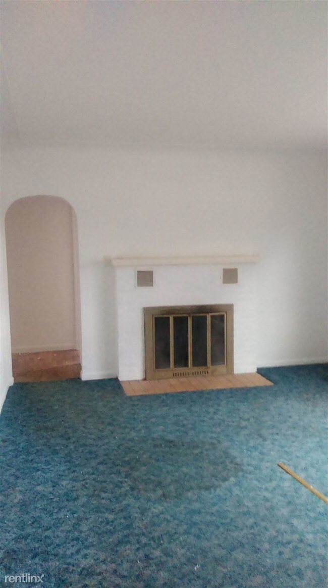 Building Photo - 3 br, 1 bath House - 1857 Mack Rd