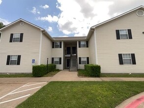 Building Photo - 125 NE Johnson Ave