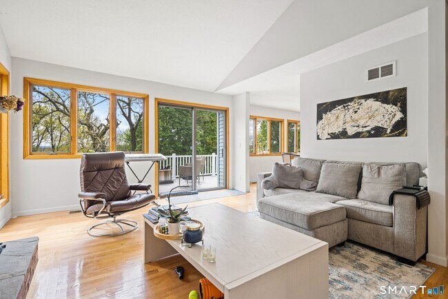Foto del edificio - 39 Brightwood Ln