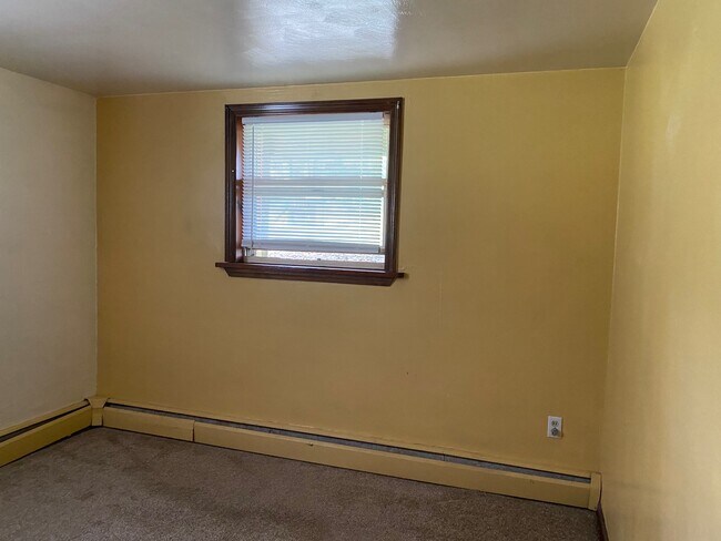 bedroom - 206 Downes Rd