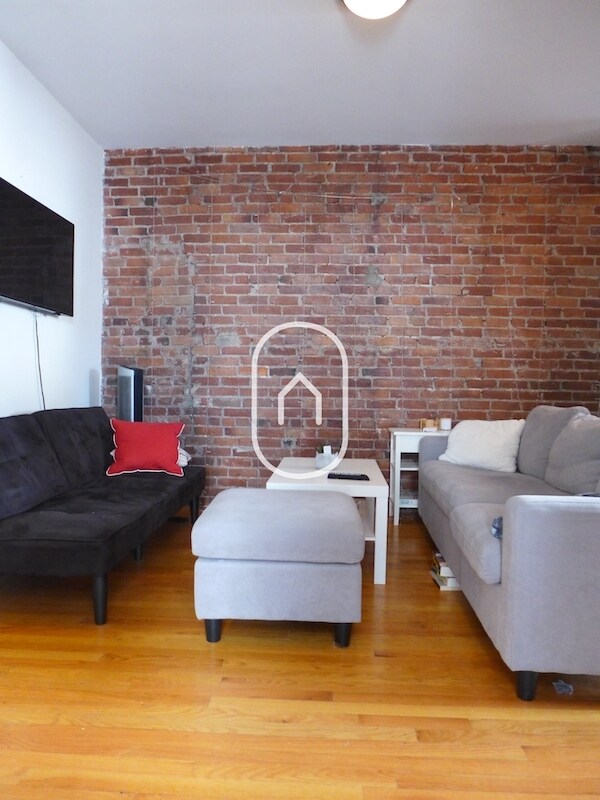 Foto del edificio - 15 Shepherd Ave