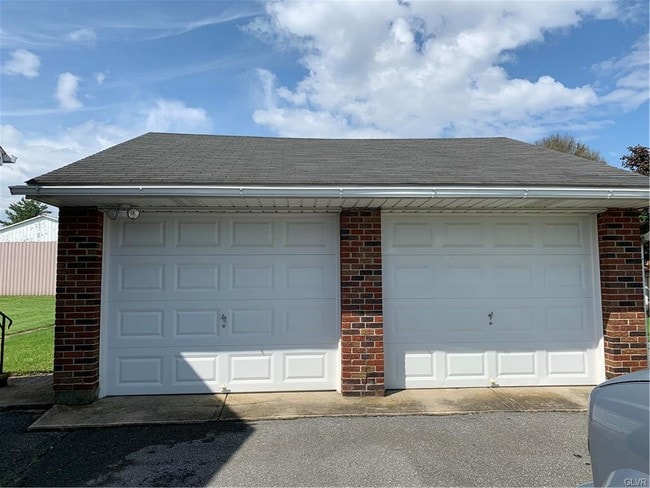Building Photo - 914 Oplinger Rd