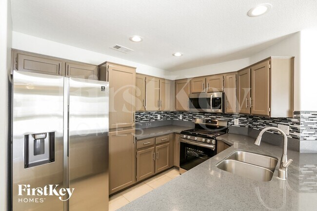 Building Photo - 9501 Forest Lily Ct