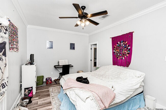 Building Photo - 10600 Lakes Blvd