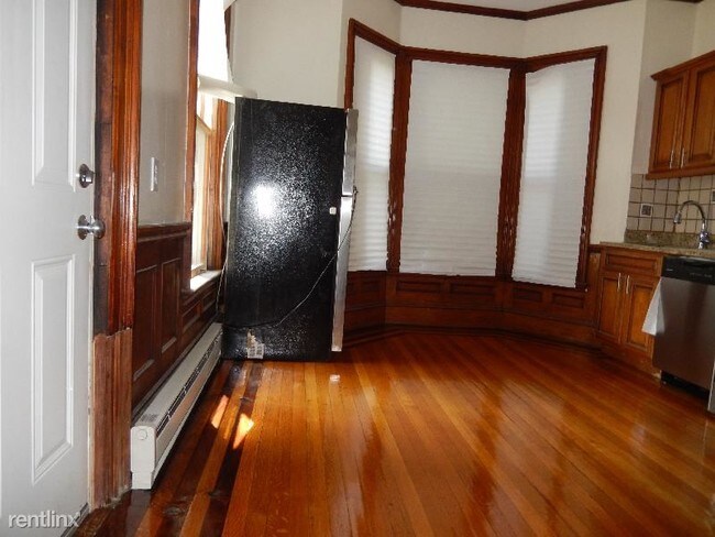 Building Photo - 265 Princeton St