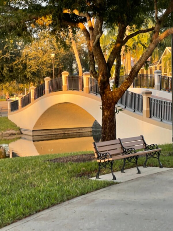 Foto del edificio - 6084 Islandwalk Blvd