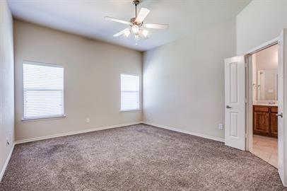 Building Photo - 705 Max Dr