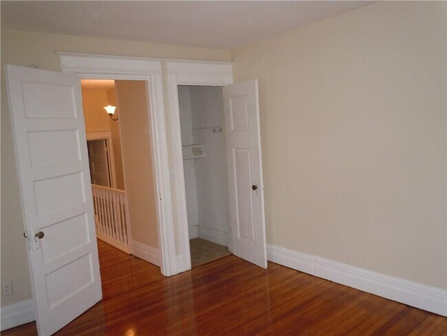 Building Photo - 240 Meigs St