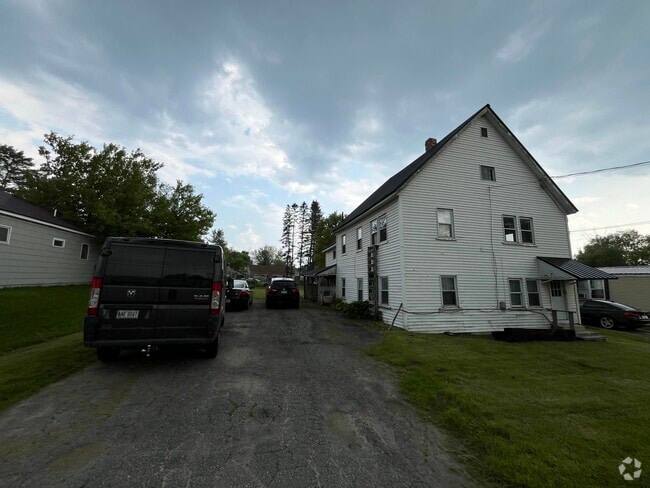 Building Photo - 27 Exeter Rd