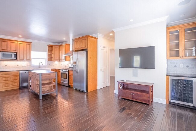 Foto del edificio - Renovated Two Bedroom Two Bathroom House