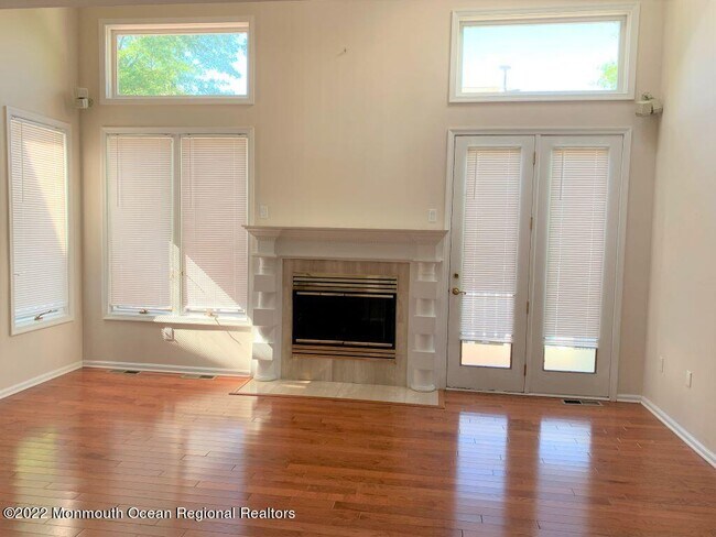 Building Photo - 243 Avenel Ct