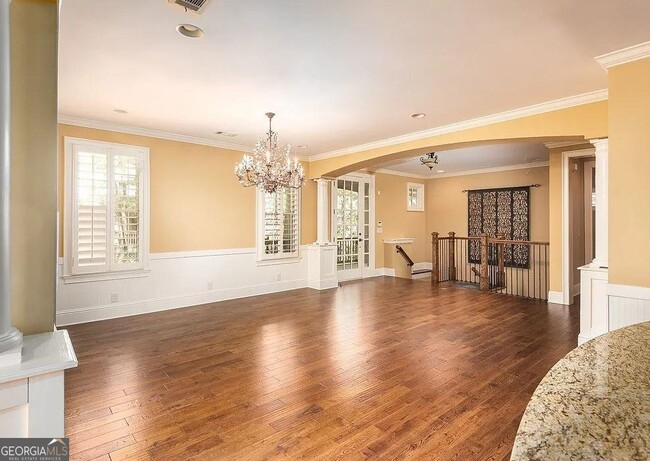 Building Photo - 1111 Regency Dr