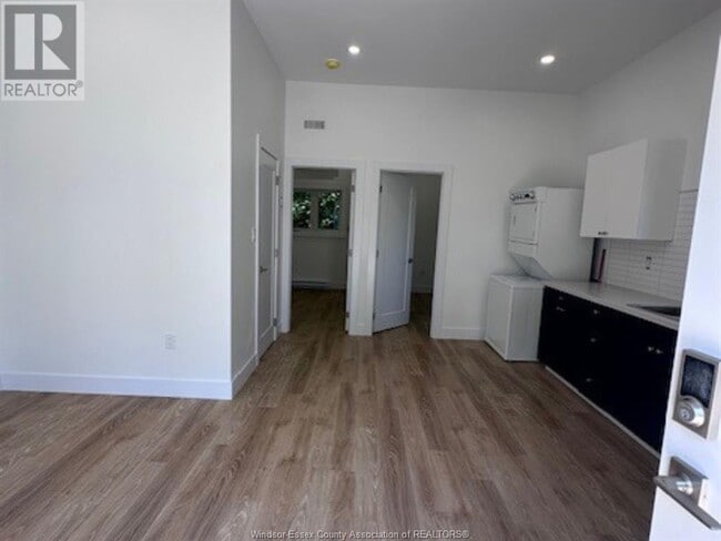 Building Photo - 1227 Curry Ave