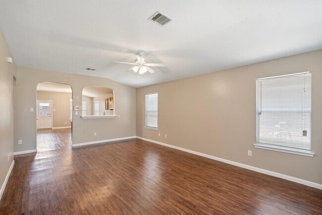 Building Photo - 6835 Silver Shores Ln