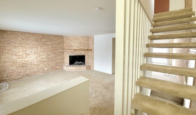 Building Photo - 712 Concord Ln