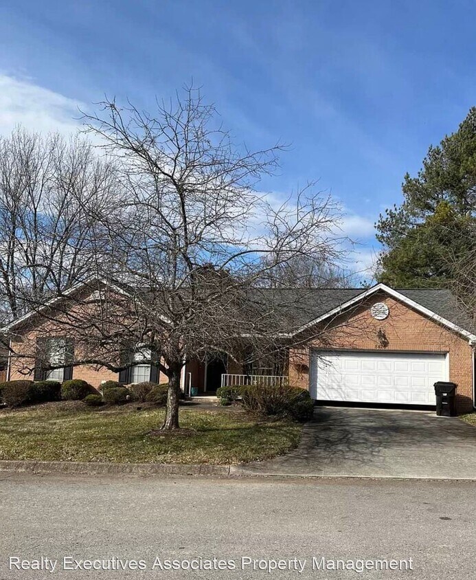 3 br, 2.5 bath House 8426 Lesley Marie Lane House Rental in Knoxville, TN