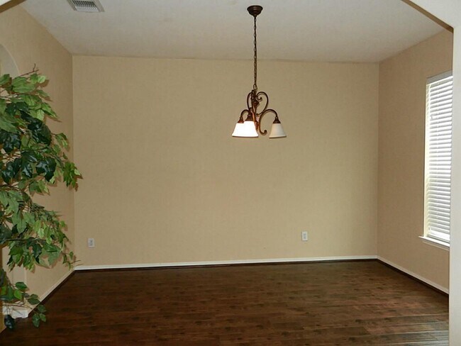 Building Photo - 25215 Ibris Ranch Dr