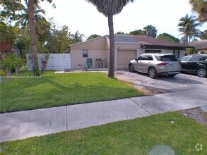Building Photo - 618 NW 46th Ave