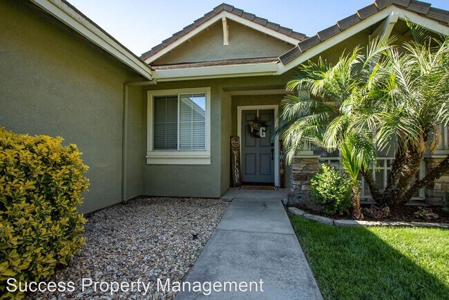 Building Photo - 3 br, 2 bath House - 1080 E Springer Dr.