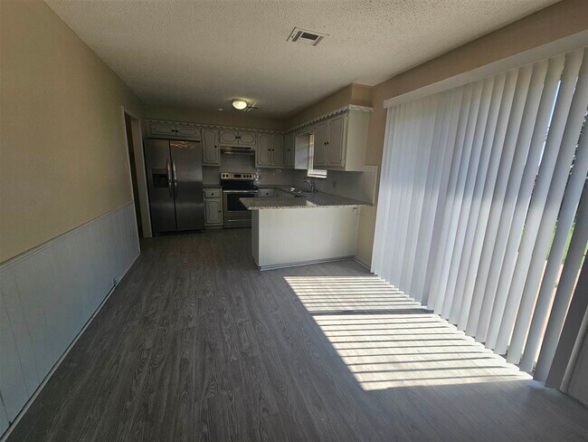 Foto del edificio - 1611 NW Black Mesa Dr