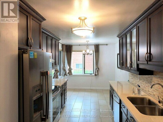 Building Photo - 165 Fred Varley Dr