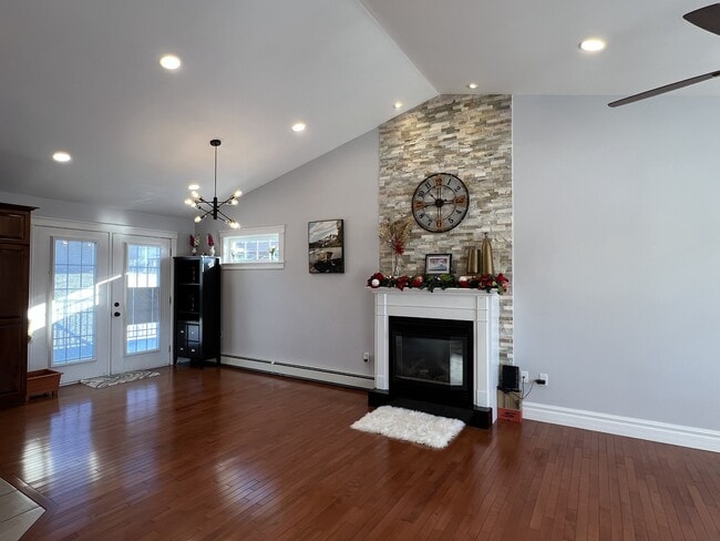 Building Photo - 18 Madison Ave