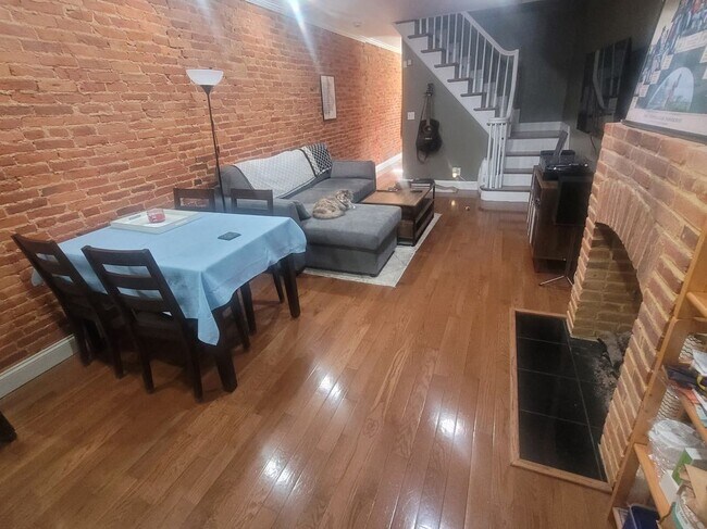 Foto del edificio - 1411 Patapsco St