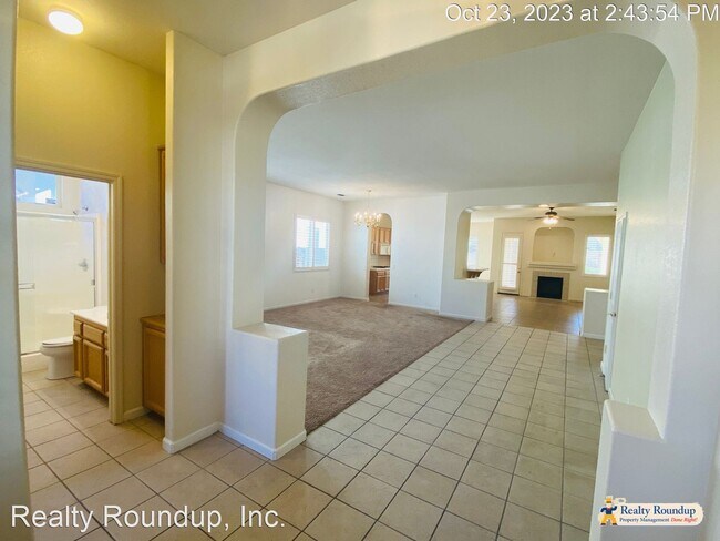 Foto del edificio - 3 br, 3 bath House - 10150 O'meara Dr