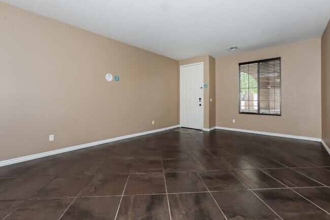 Foto del edificio - 4128 E Desert Sands Pl