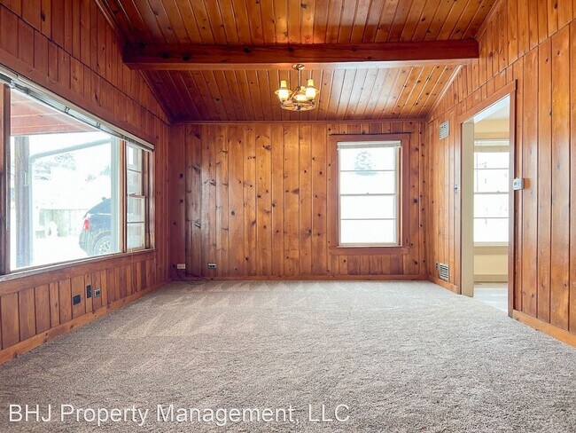 Foto del edificio - 3 br, 1 bath House - 6868 Coffeen Ave
