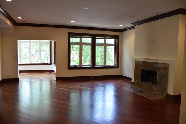 Building Photo - 5131 S Kimbark Ave